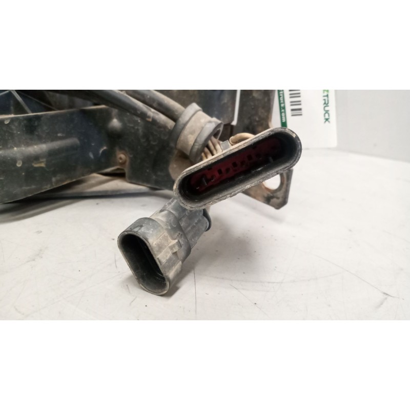Recambio de faro izquierdo para iveco eurocargo referencia OEM IAM - Blanco 2