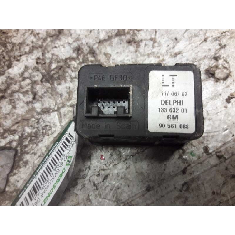 Recambio de mando elevalunas delantero izquierdo para opel astra g berlina referencia OEM IAM 90561088 13363201 6 PINS - Blanco 2