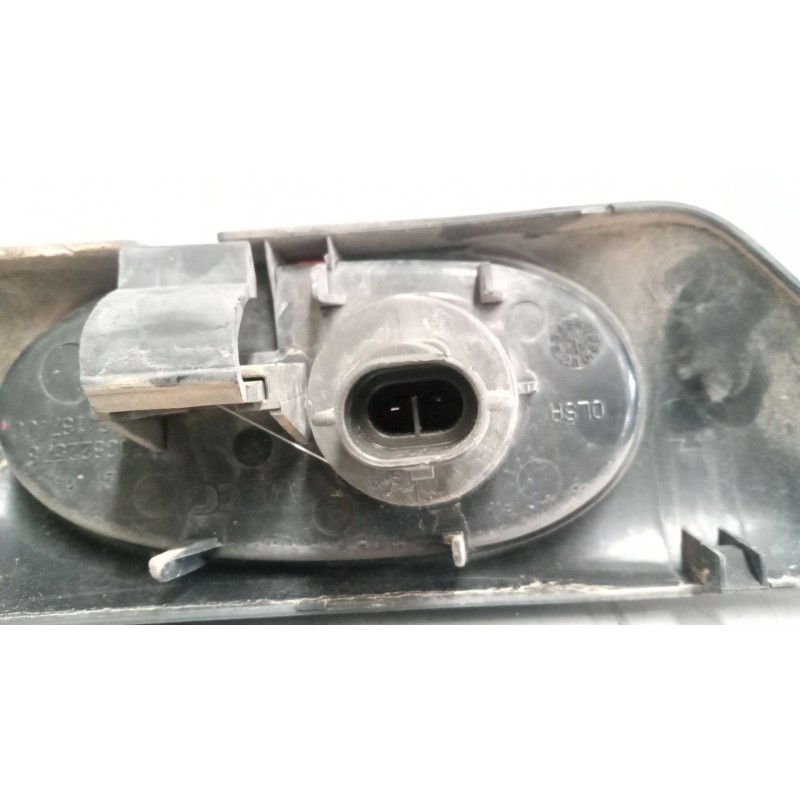 Recambio de piloto lateral izquierdo para iveco daily v autobús 50c15 referencia OEM IAM 500322578 - Blanco 2