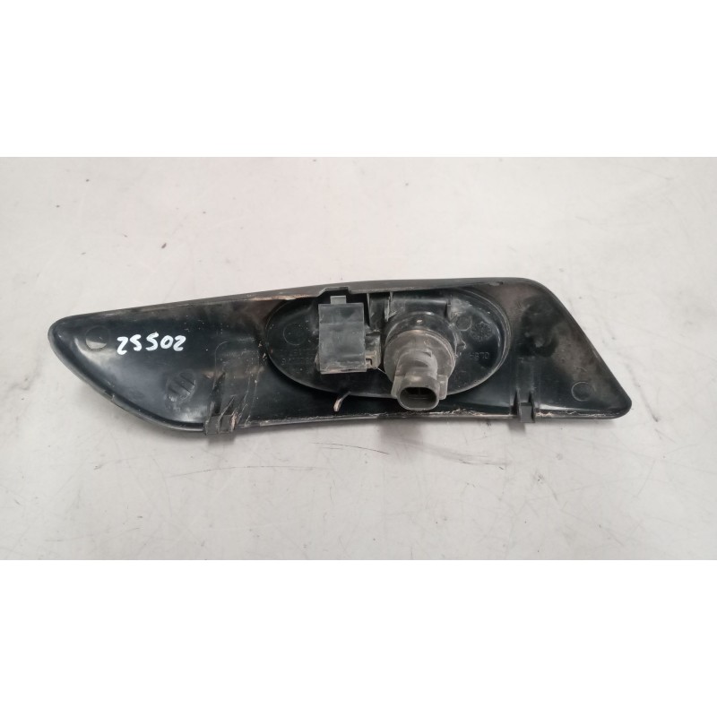 Recambio de piloto lateral izquierdo para iveco daily v autobús 50c15 referencia OEM IAM 500322578 - Blanco 3