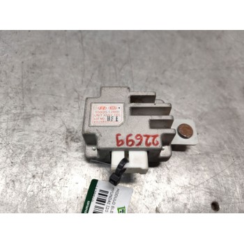 Recambio de modulo electronico para hyundai i20 city s referencia OEM IAM 958001J900  8 PINS