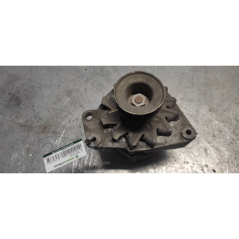 Recambio de alternador para volkswagen passat (321/23/27/31) 1.8 referencia OEM IAM 0120489195 049903023R 14V 65A BOSCH
