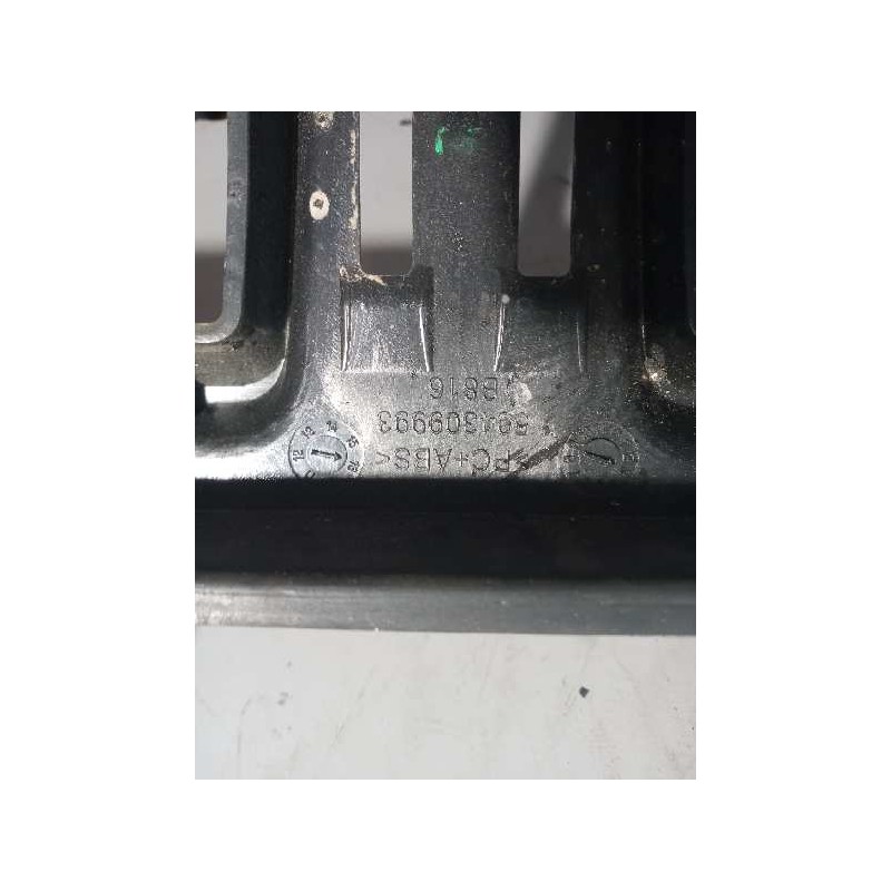 Recambio de embellecedor interior central para iveco stralis (as) 11.1 diesel referencia OEM IAM 504309993 - Gris 2
