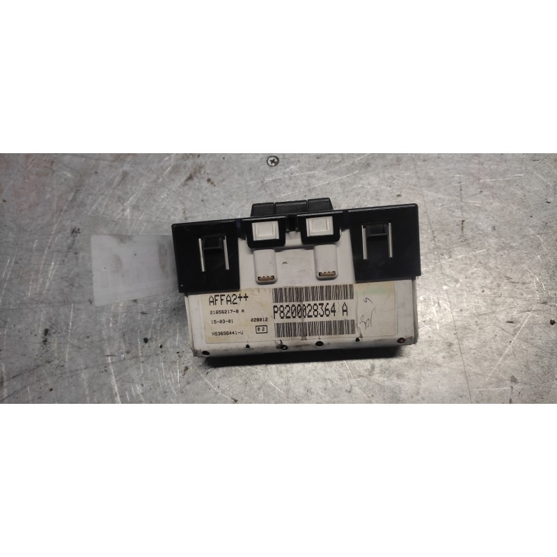 Recambio de pantalla multifuncion para renault clio ii fase ii (b/cb0) 1.2 referencia OEM IAM 8200028364A 3