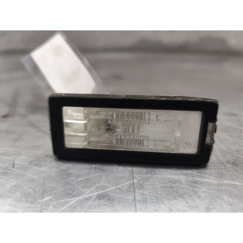 Recambio de piloto matricula para renault scenic ii grand confort dynamique referencia OEM IAM 8200013577F  