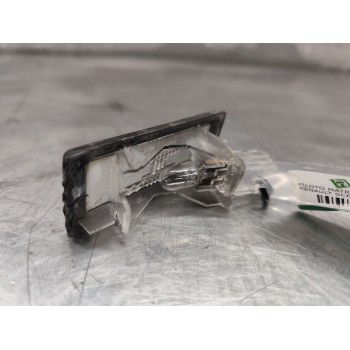 Recambio de piloto matricula para renault scenic ii grand confort dynamique referencia OEM IAM 8200013577F  