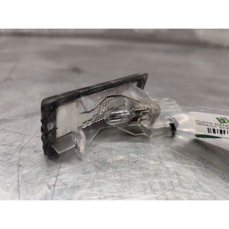 Recambio de piloto matricula para renault scenic ii grand confort dynamique referencia OEM IAM 8200013577F - Plata 2
