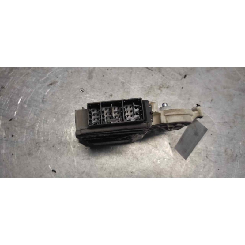Recambio de motor elevalunas delantero derecho para seat ibiza (6l1) referencia OEM IAM 6Q2959801A 990125100 - Rojo 2