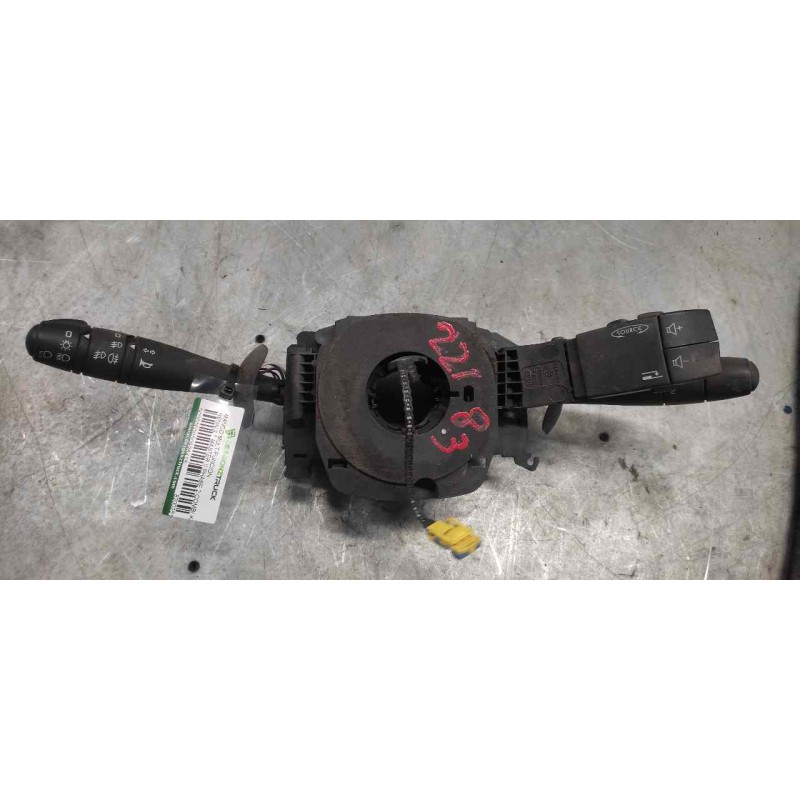 Recambio de mando multifuncion para renault master ii phase 2 combi kombi 2,8t l1 6pl. referencia OEM IAM 8200251704  