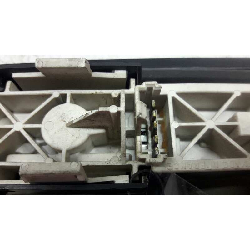 Recambio de piloto trasero izquierdo para renault rapid/express (f40) 1.6 d familiar (f404) referencia OEM IAM - Rojo 3