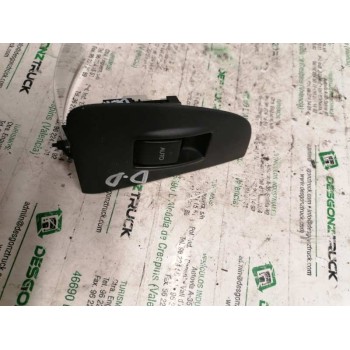 MANDO ELEVALUNAS DELANTERO DERECHO 7423105140 5 PINS 