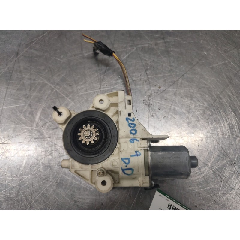 Recambio de motor elevalunas delantero derecho para ford focus berlina (cap) ghia referencia OEM IAM 4M5T14553 0130822216 2 PINS - Blanco