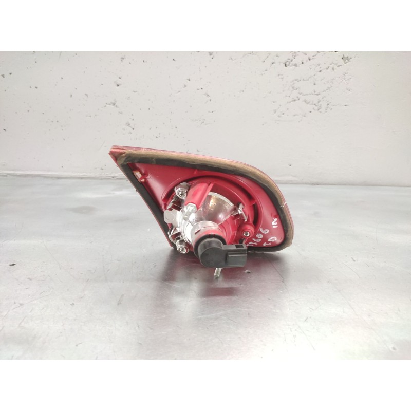 Recambio de piloto trasero derecho interior para volkswagen passat berlina (3c2) advance referencia OEM IAM - Negro 2