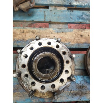 Recambio de buje trasero izquierdo para man le 14.225 llc referencia OEM IAM 81357013153 81357010153 