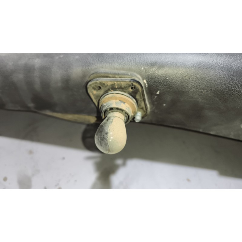 Recambio de guardabarros delantero derecho para iveco eurocargo 5.9 diesel referencia OEM IAM 8142621 - Blanco 2