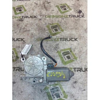 MOTOR ELEVALUNAS DELANTERO DERECHO 