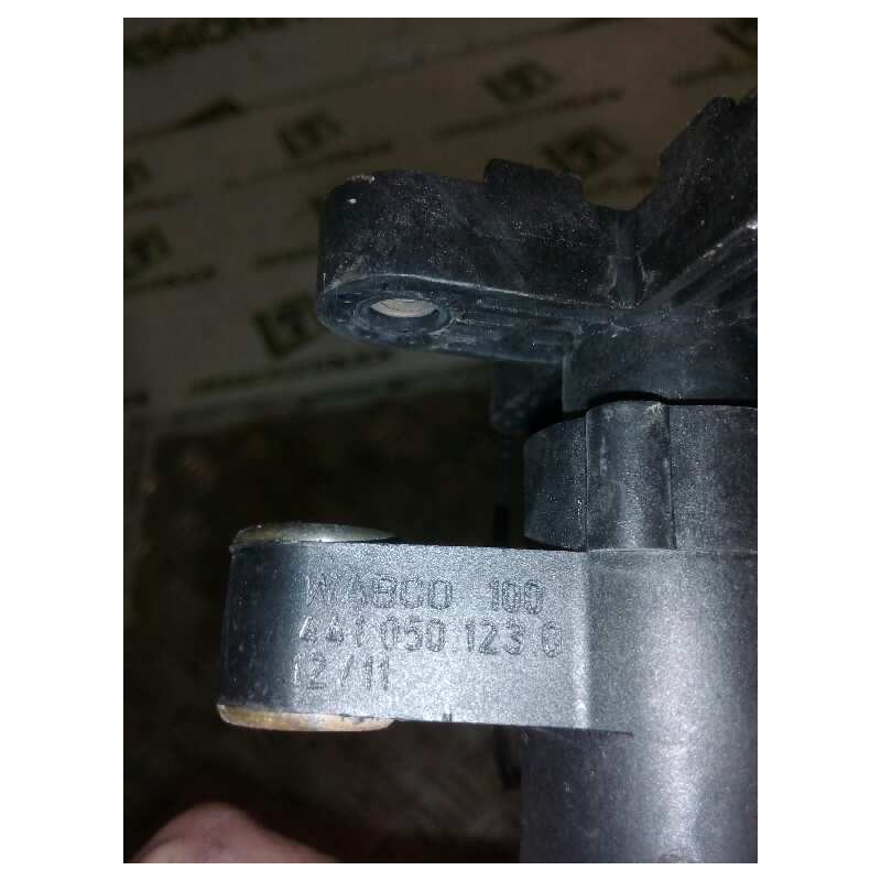 Recambio de valvula aire para man tg - a 18.480 fg / bb (e3/e4) l referencia OEM IAM 81259370040 4410501230 ELECTRO VALVULA SENS - Blanco 2