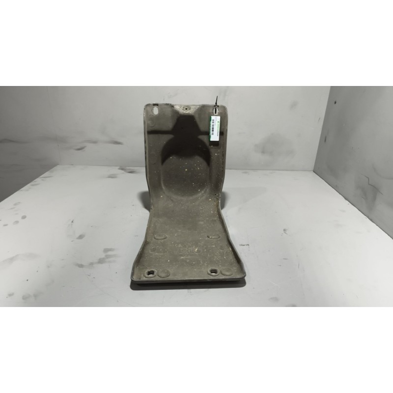 Recambio de soporte para iveco eurocargo 5.9 diesel referencia OEM IAM 8142842 DERECHA 