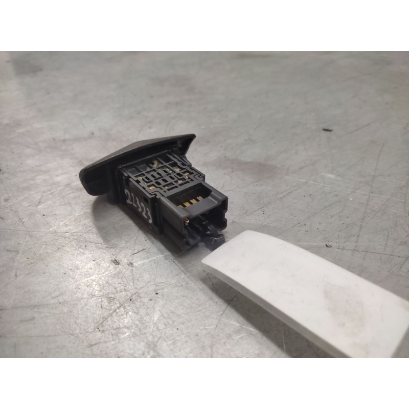 Recambio de warning para nissan primera berlina (p12) acenta referencia OEM IAM  8 PINS 2