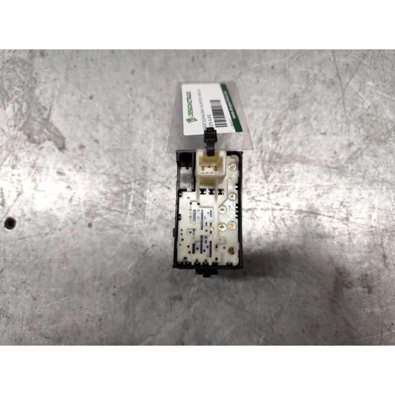 Recambio de mando elevalunas delantero derecho para toyota auris active referencia OEM IAM 192801  5 PINS - Blanco 2