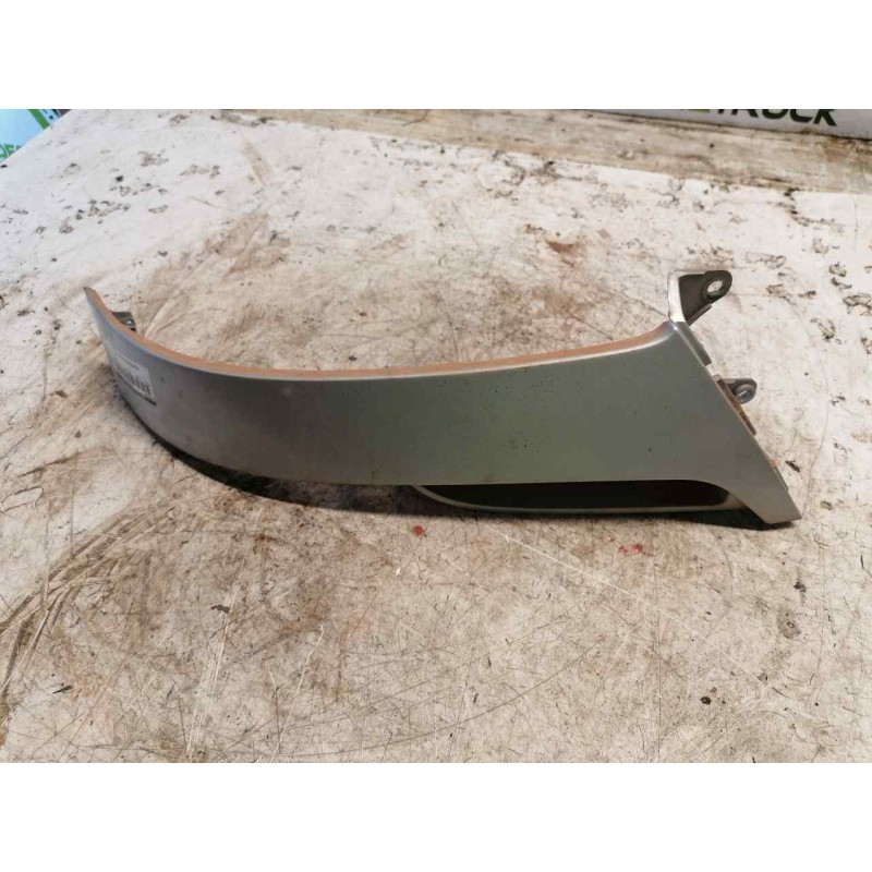 Recambio de moldura para daewoo tacuma se referencia OEM IAM 96399874 BAJO FARO DERECHO 