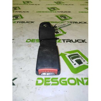 ENGANCHE DE CINTURON DELANTERO DERECHO 868429X401 