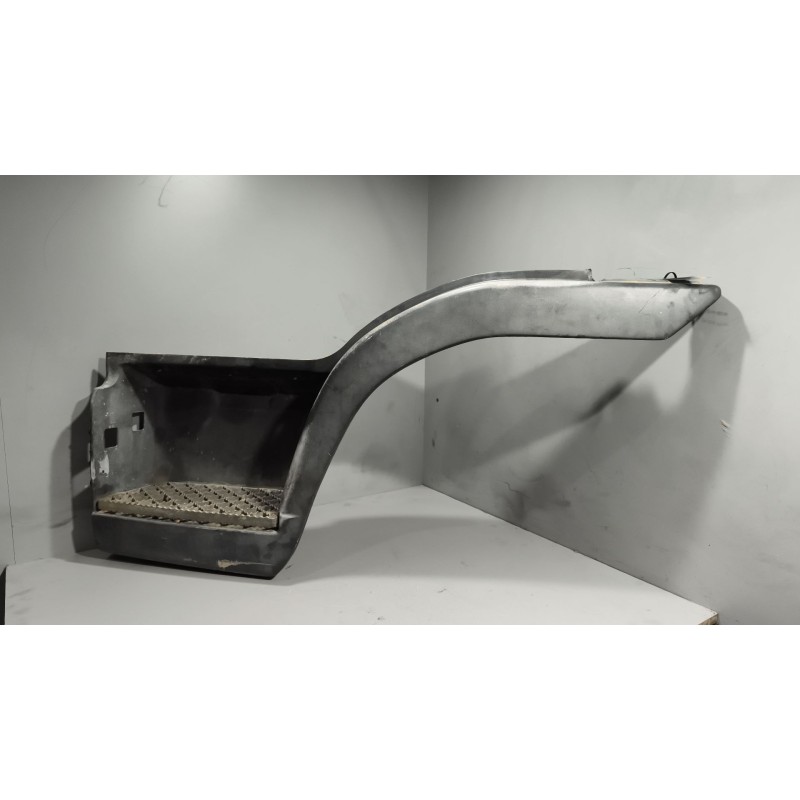 Recambio de paso rueda delantero izquierdo para iveco eurocargo 5.9 diesel referencia OEM IAM 8142604  
