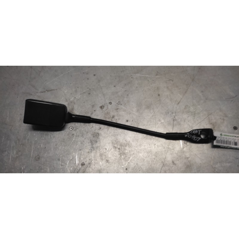 Recambio de enganche de cinturon trasero central para fiat scudo (222) 2.0 16v jtd elx kombi (7 sitze) referencia OEM IAM - Blanco