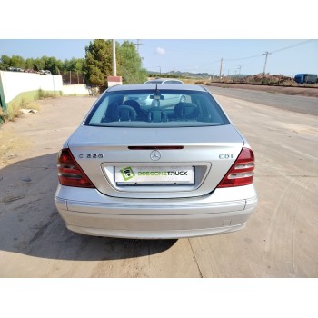 mercedes-benz clase c (w203) berlina del año 2003