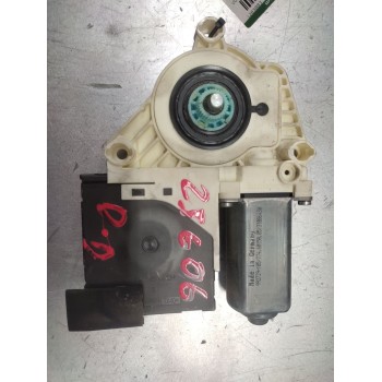 MOTOR ELEVALUNAS DELANTERO DERECHO 1K0959792L F005S00296