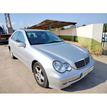 mercedes-benz clase c (w203) berlina del año 2003
