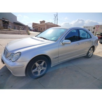 mercedes-benz clase c (w203) berlina del año 2003