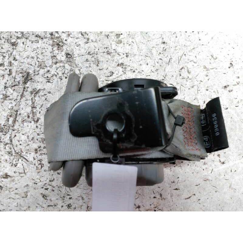 Recambio de cinturon seguridad trasero izquierdo para kia carnival ii 2.9 cdri ex referencia OEM IAM 2