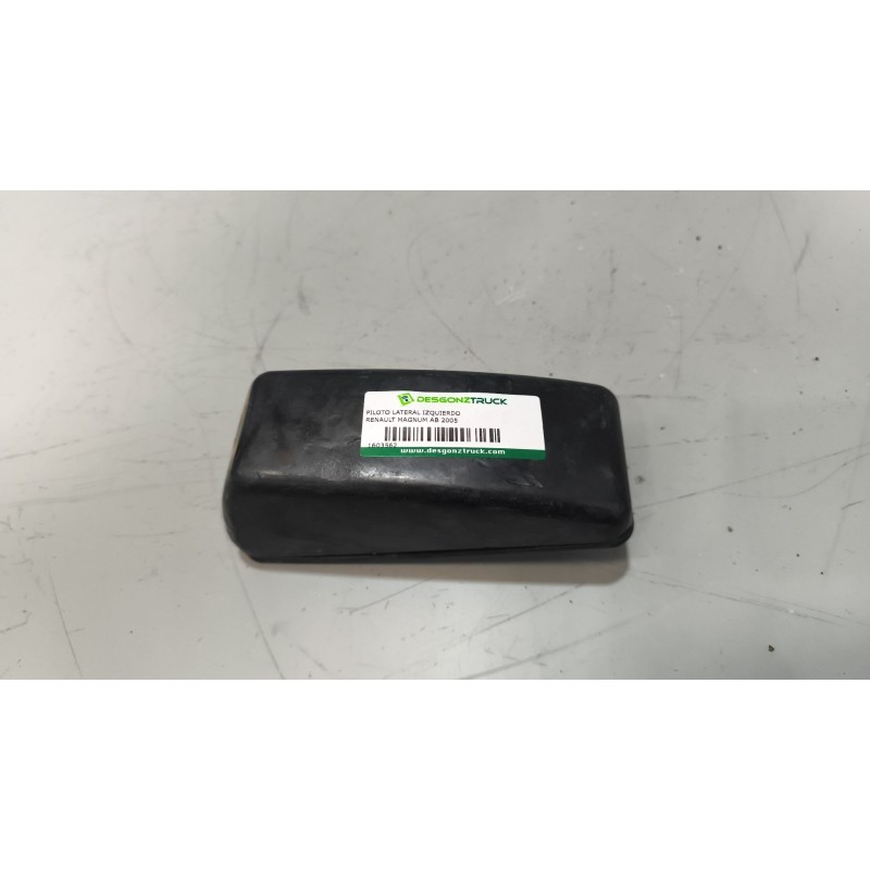 Recambio de piloto lateral izquierdo para renault magnum ab 2005 12.8 diesel referencia OEM IAM   