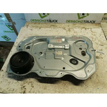 ELEVALUNAS DELANTERO DERECHO 4M51A203A28BG 