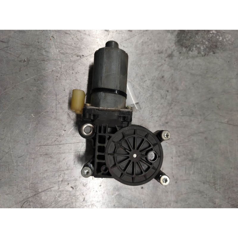 Recambio de motor elevalunas delantero izquierdo para bmw serie 3 berlina (e46) 320d referencia OEM IAM 676283620630 - Blanco 2
