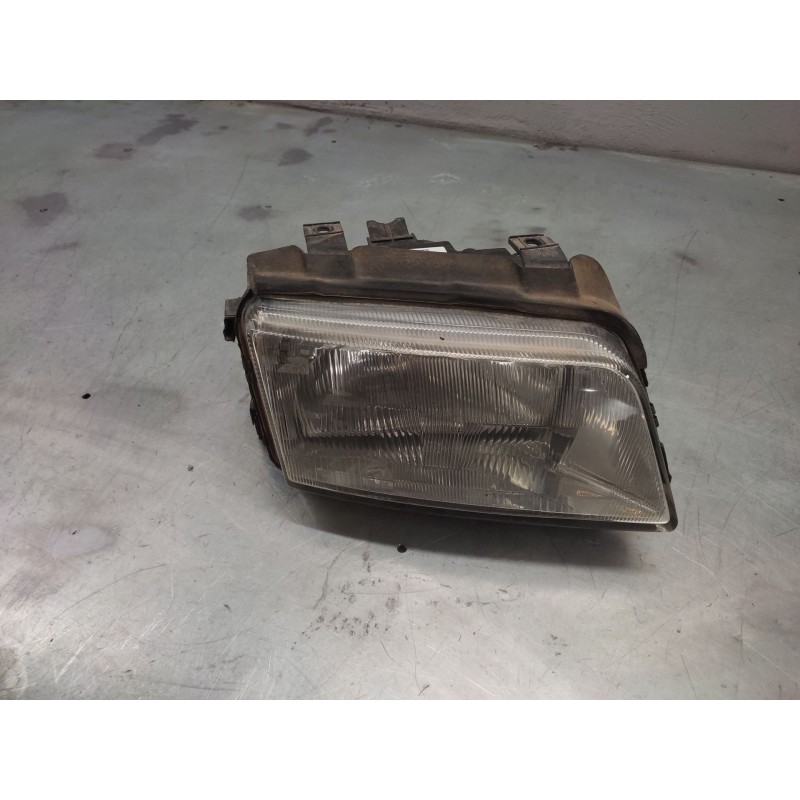 Recambio de faro derecho para audi a4 berlina (b5) 1.8 referencia OEM IAM   