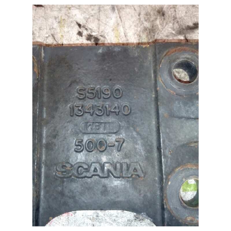 Recambio de soporte para scania serie 4 (p/r 144 l) fsa 460 (4x2) e2 corto cr 13 / 14 b referencia OEM IAM 1343140 SOPORTE AMORT - Blanco 2