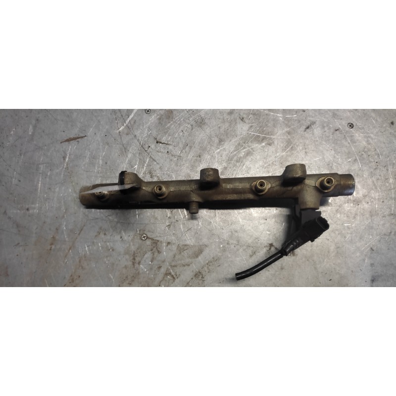 Recambio de rampa inyectora para peugeot partner (s2) 2.0 hdi cat referencia OEM IAM 0445214019 BOSCH 2