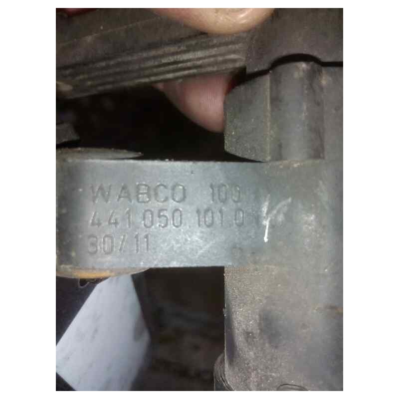 Recambio de valvula aire para scania serie p/g/r (l-clase) fsa 500 (4x2) eb largo cr 19 a referencia OEM IAM 1495828 4410501010 - Blanco 2