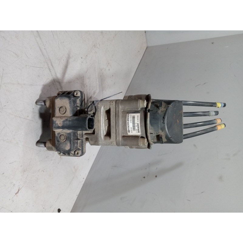 Recambio de valvula aire para renault magnum ab 2005 12.8 diesel referencia OEM IAM 21390589  K040158