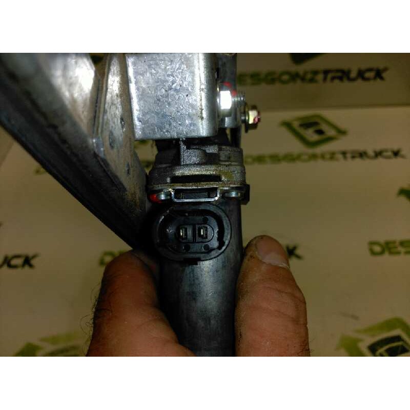 Recambio de elevalunas delantero derecho para renault trafic combi (ab 4.01) referencia OEM IAM 2