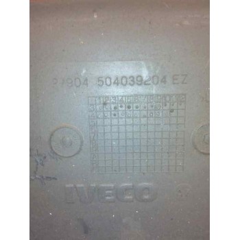 Recambio de peldaño derecho para iveco eurocargo 05.03  fg 75 e larga distancia referencia OEM IAM 504039204  