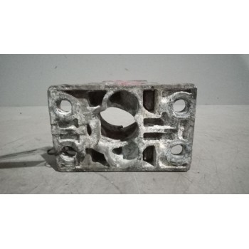 Recambio de soporte guardabarros trasero para volvo fh xxx 12.8 diesel referencia OEM IAM 21213203  