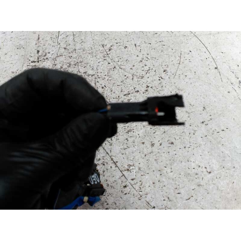 Recambio de cerradura puerta delantera derecha para kia carnival ii 2.9 cdri ex referencia OEM IAM 5