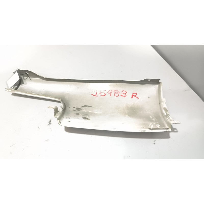 Recambio de deflector derecho para nissan cabstar e 3.0 diesel referencia OEM IAM F12620T000 - Blanco 2