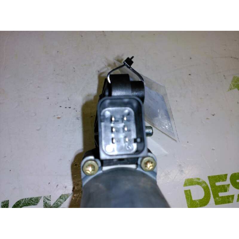 Recambio de motor elevalunas delantero izquierdo para mercedes-benz clase c (w203) berlina 180 (203.035) referencia OEM IAM 053. 3