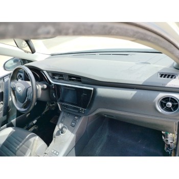 toyota auris (_e18_) del año 2017