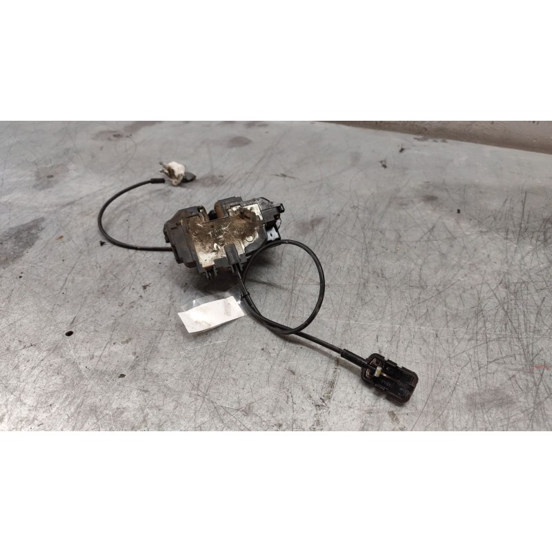 Recambio de cerradura puerta trasera derecha para renault clio iii dynamique referencia OEM IAM - Rojo 3