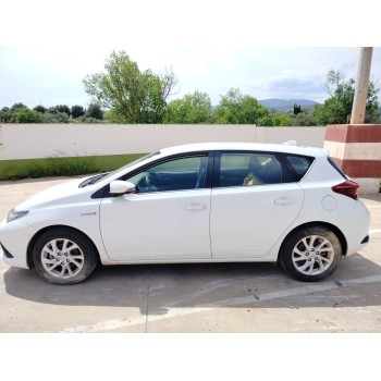 toyota auris (_e18_) del año 2017